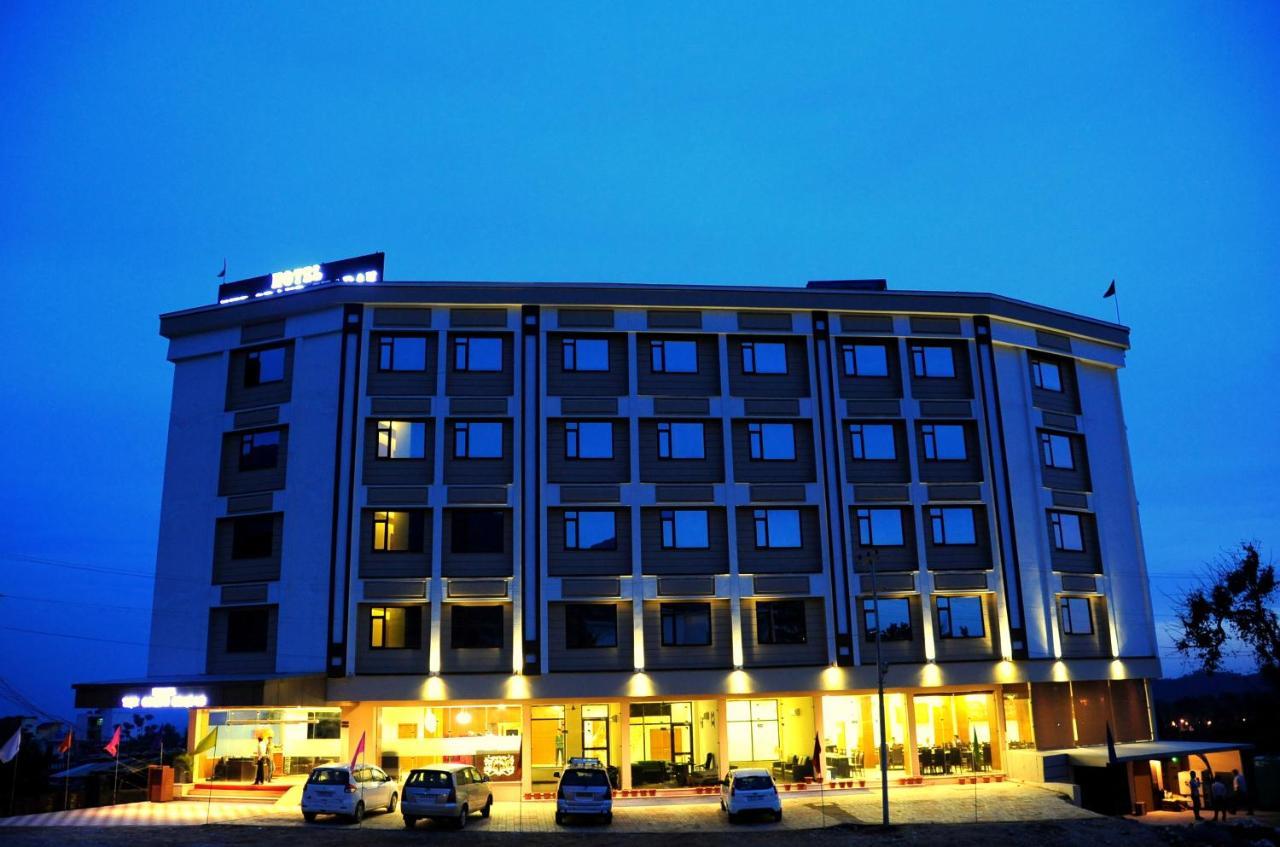 Hotel Grand Sharan كاترا المظهر الخارجي الصورة