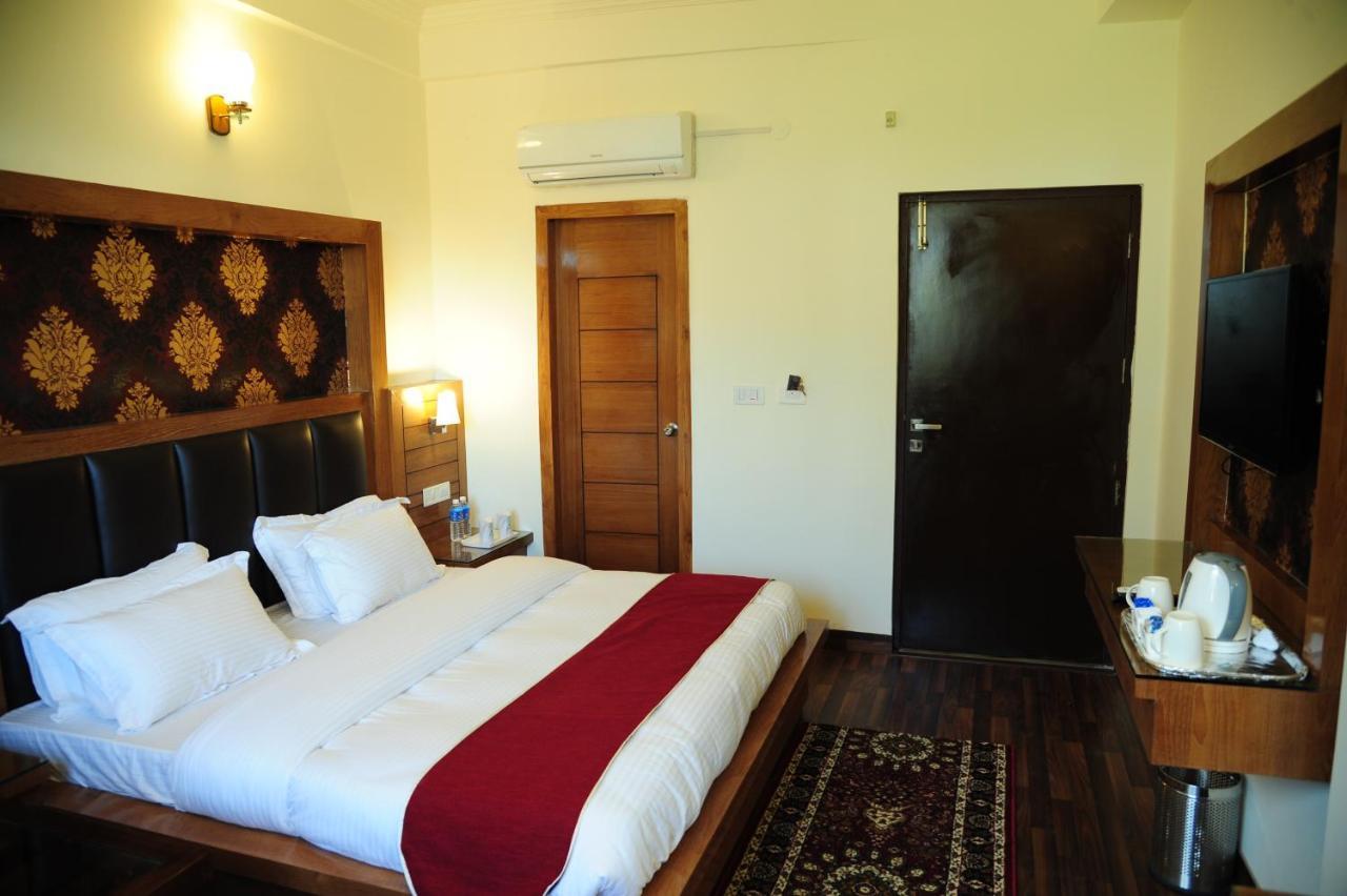 Hotel Grand Sharan كاترا المظهر الخارجي الصورة