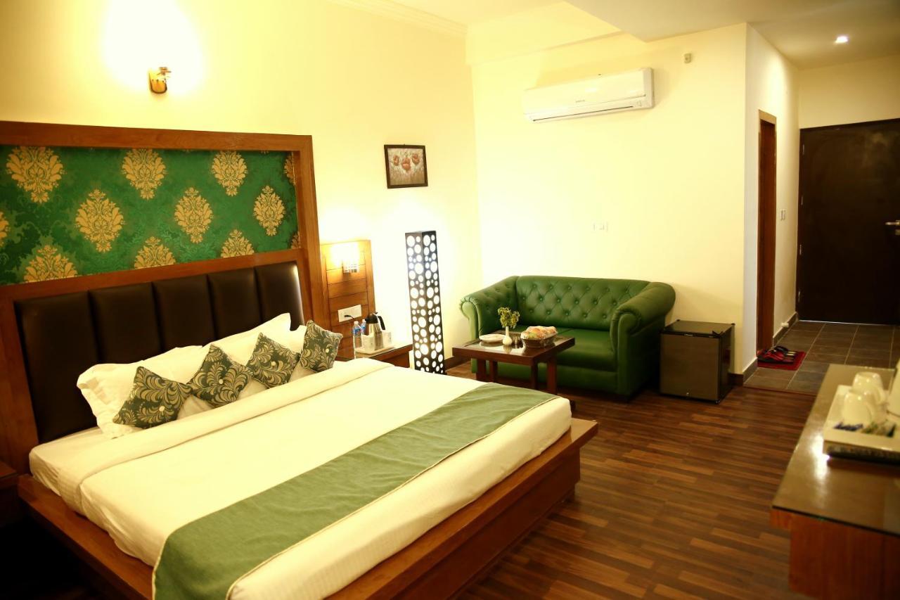 Hotel Grand Sharan كاترا المظهر الخارجي الصورة