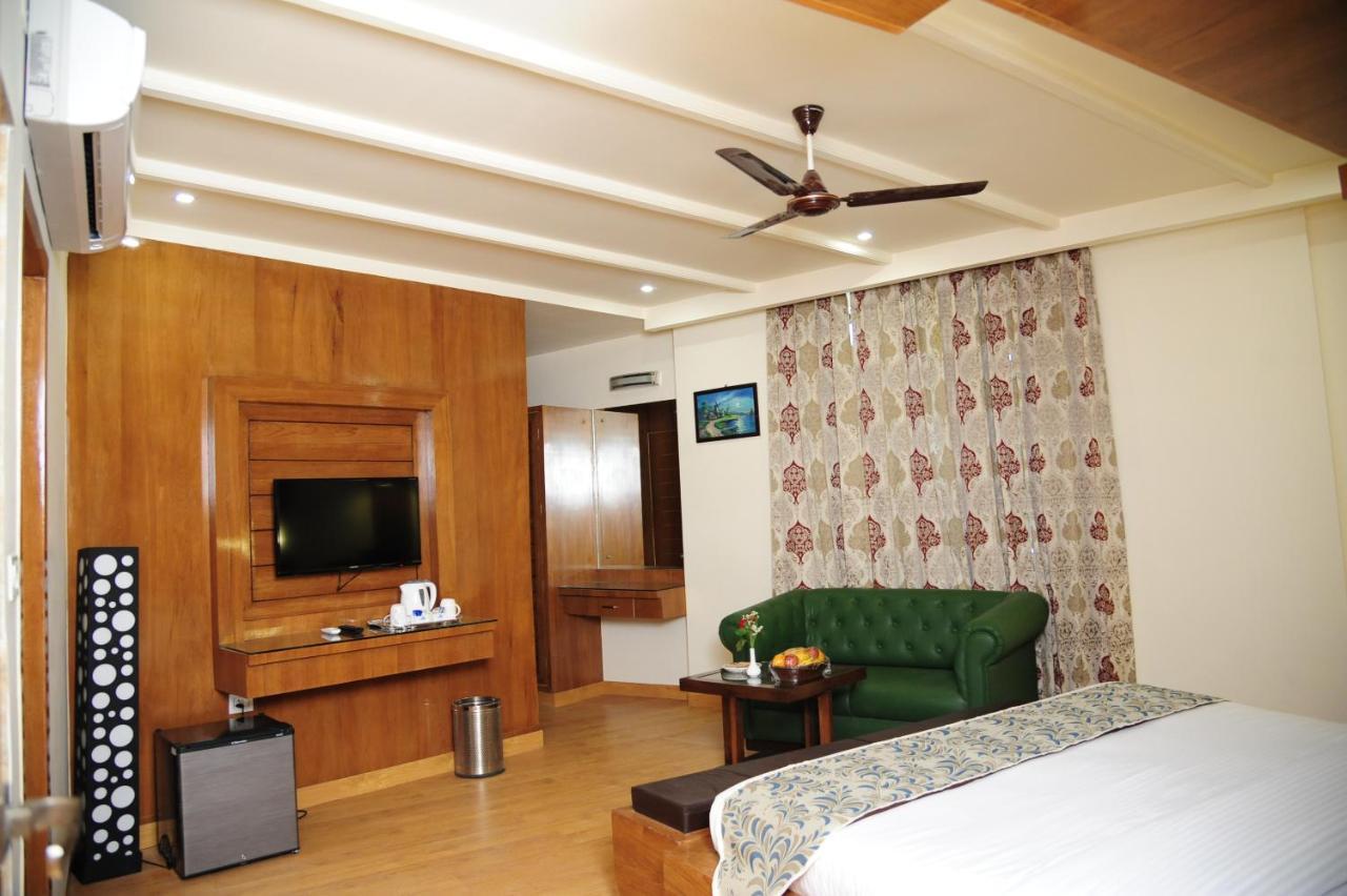Hotel Grand Sharan كاترا المظهر الخارجي الصورة