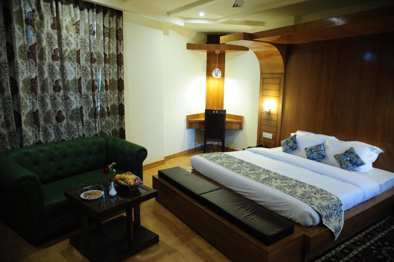 Hotel Grand Sharan كاترا المظهر الخارجي الصورة